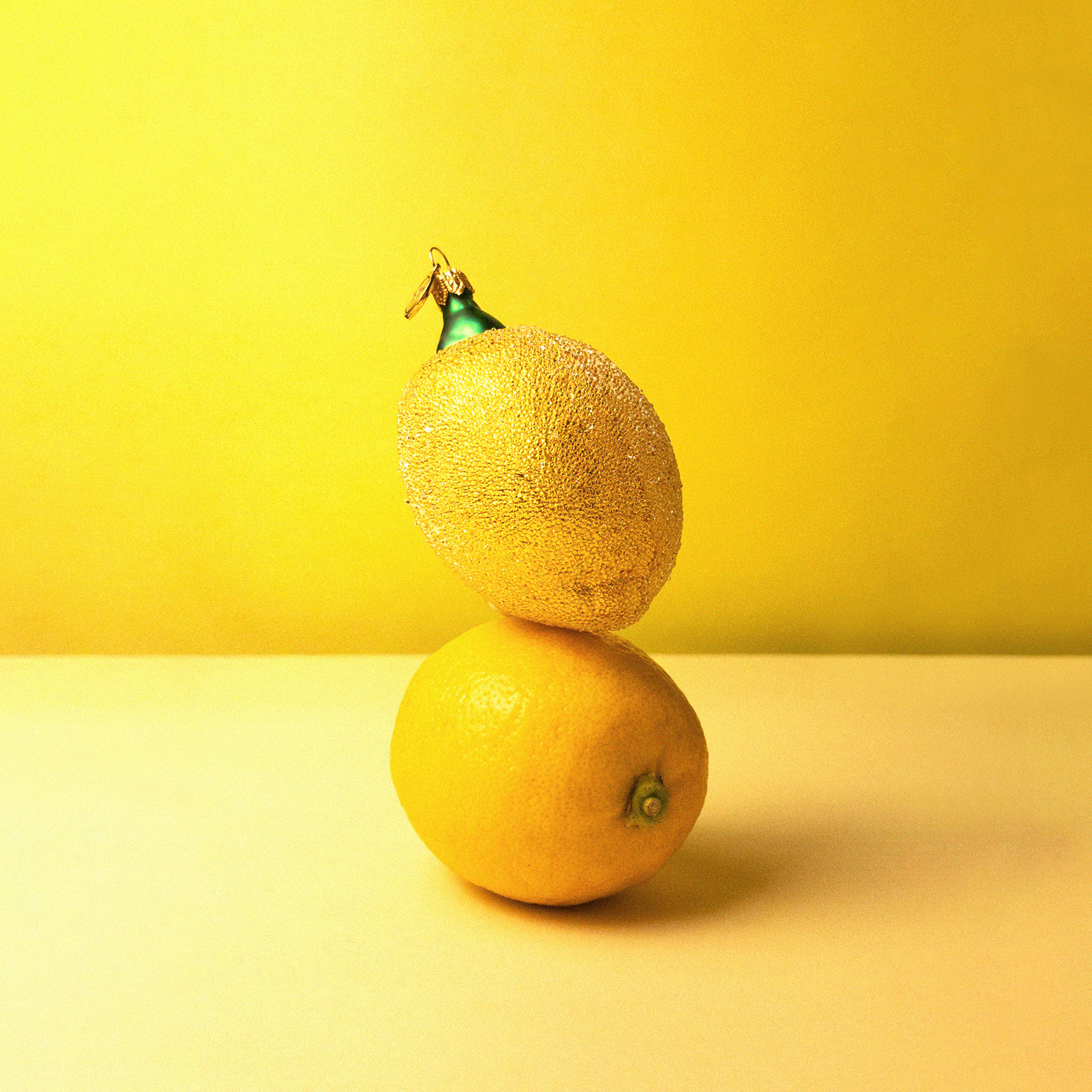 Decorațiune de brad din sticlă suflată și pictată manual, model lamai